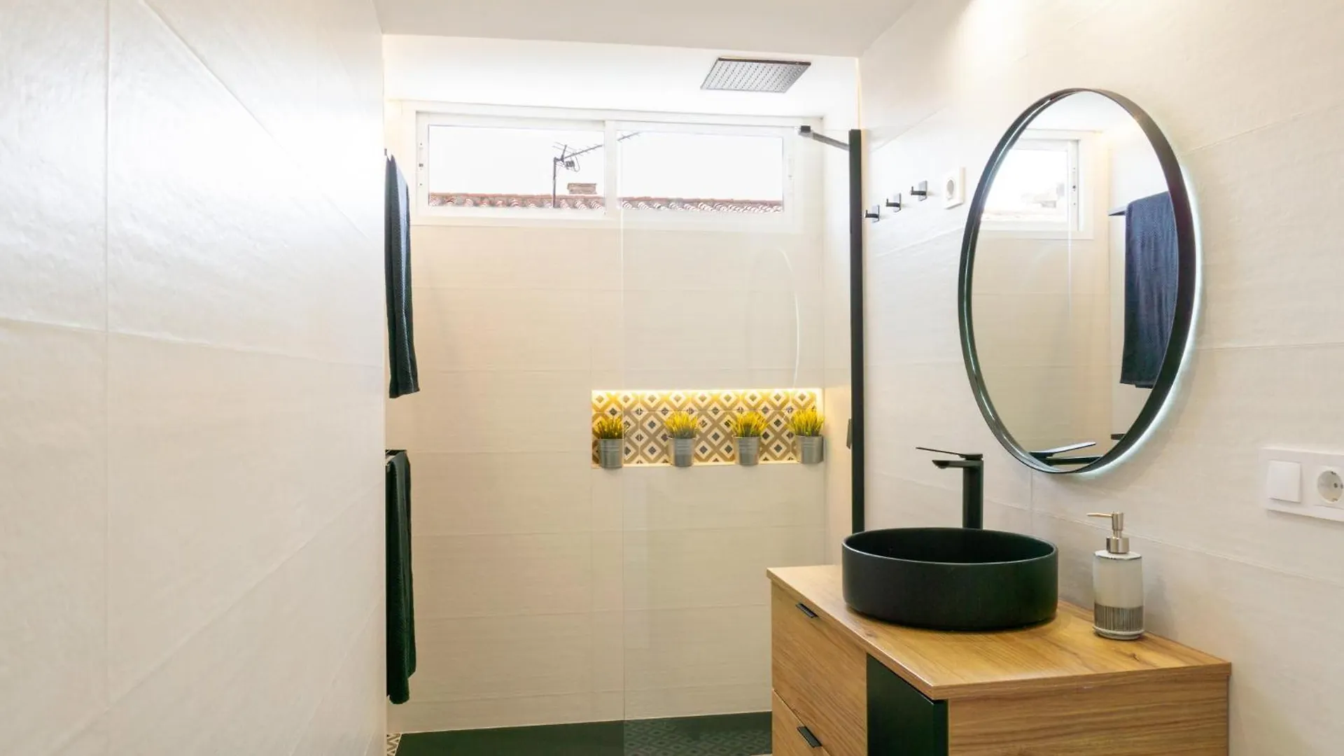 Chalet En Primera Linea De Playa Apartment Malaga