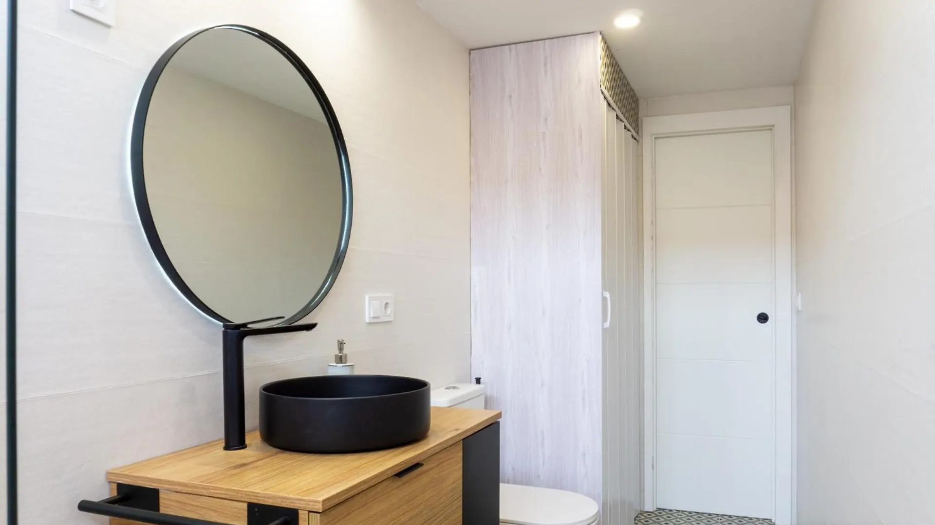Chalet En Primera Linea De Playa Apartment Malaga
