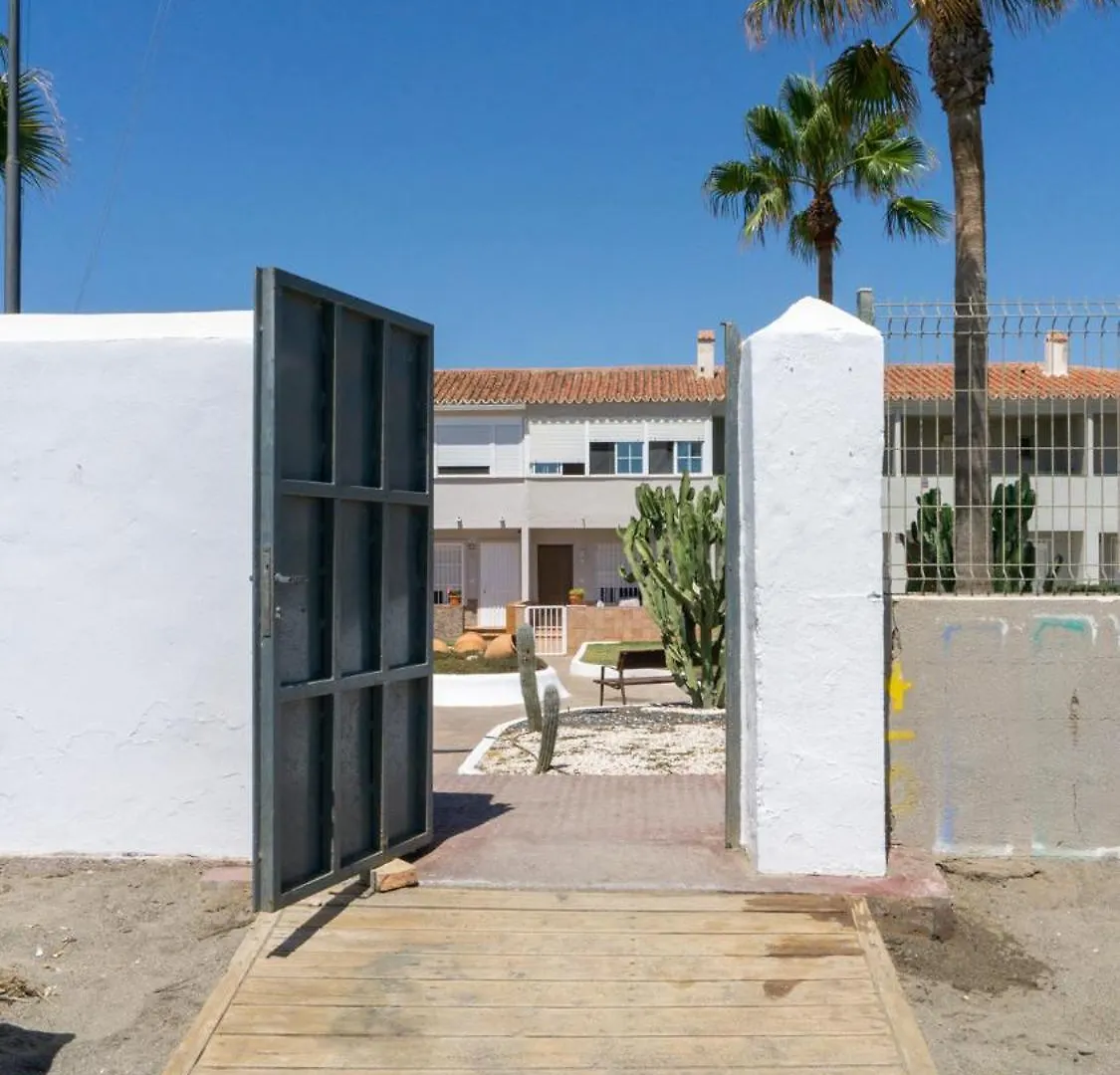 Chalet En Primera Linea De Playa Appartement Málaga
