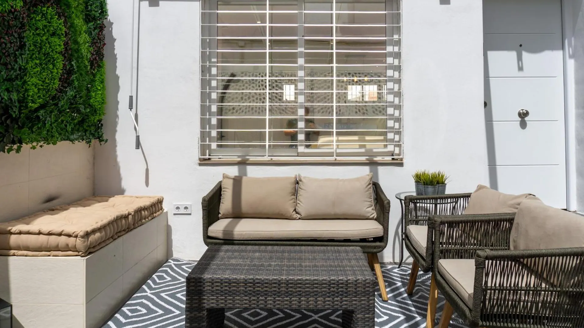 말라가 Chalet En Primera Linea De Playa 아파트 0*,